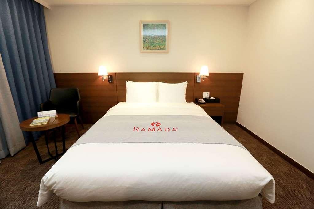 Ramada Taebaek Hotel Quarto foto