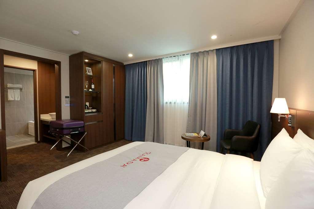 Ramada Taebaek Hotel Quarto foto